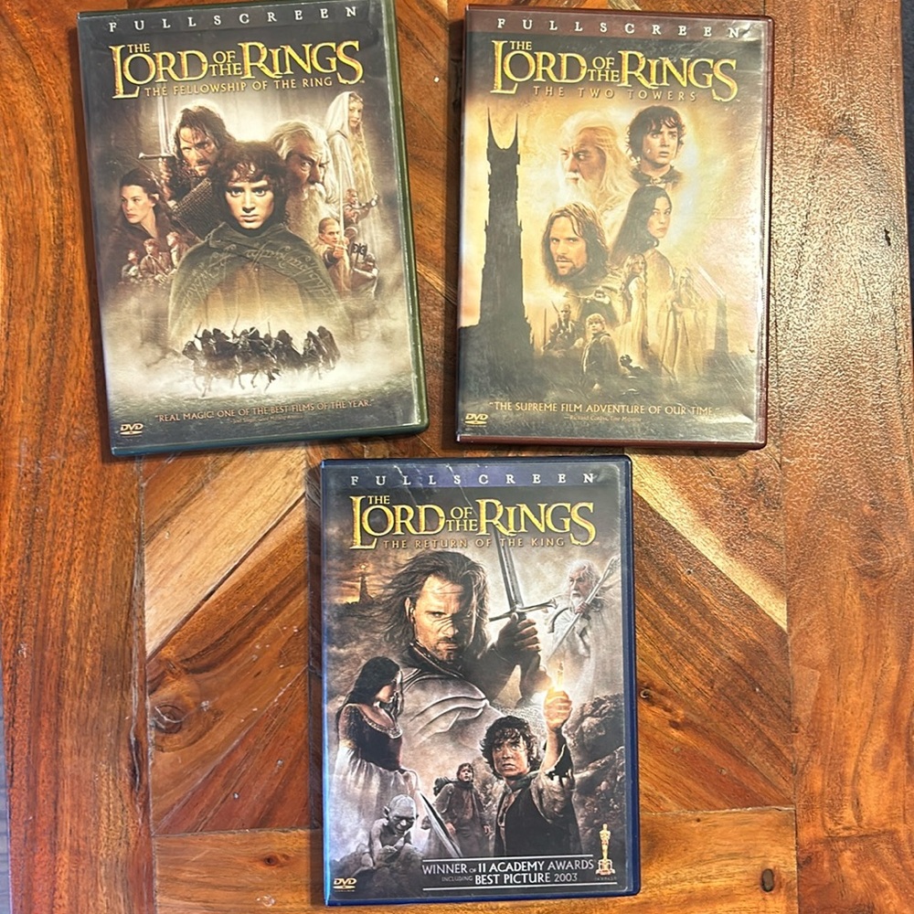 Lord of the Ring, 3 full screen (fellowship, two towers return of Kings ) DVDs
